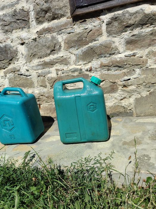 Пластмасови туби за вода