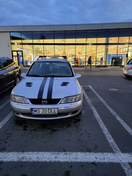 Opel Vectra b 1.8 benzina an 2000