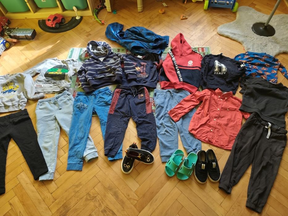 Лот дрешки 5-6г, общо 10 euro