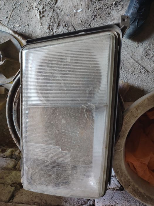 Продам линзу правая или левая от мерса стекло