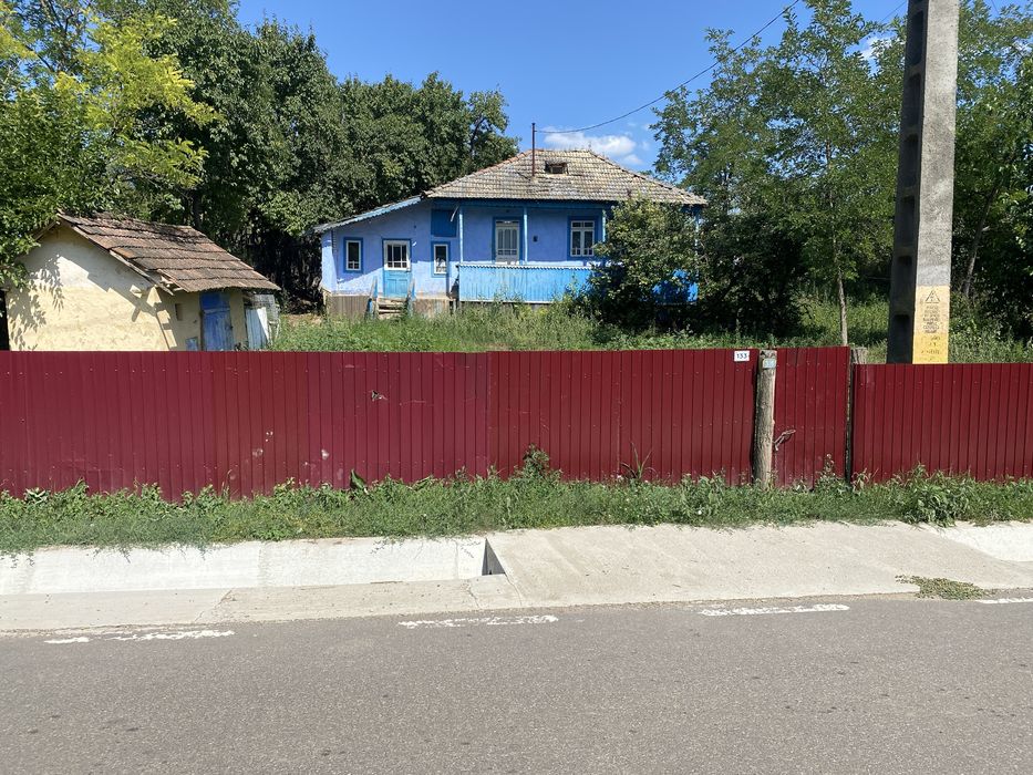 Casa batraneasca de vanzare
