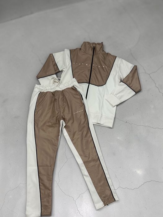 Trening Made By Society calitate premium