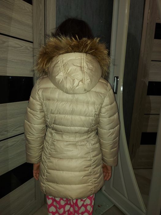 Продам зимний пуховик на девочку