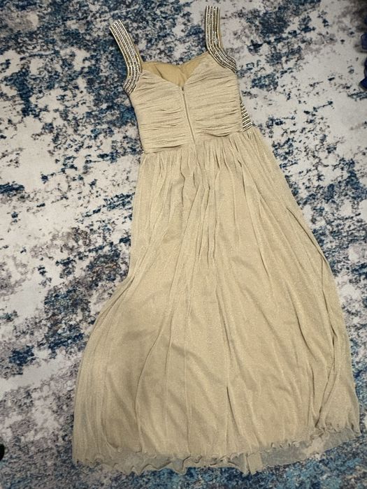 Продаю платье блестящее