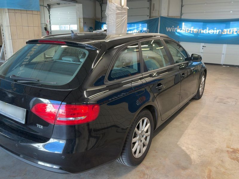 Audi A4 2.0 TDI Attraction 2013