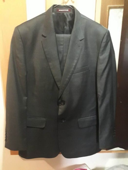 +costum barbatesc adus din afara deosebita de firma