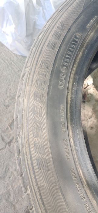 Резина летняя 225/50/17.   5000тг.