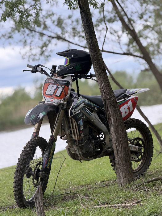 Vând  Kawasaki kXF 250cmm an 2007