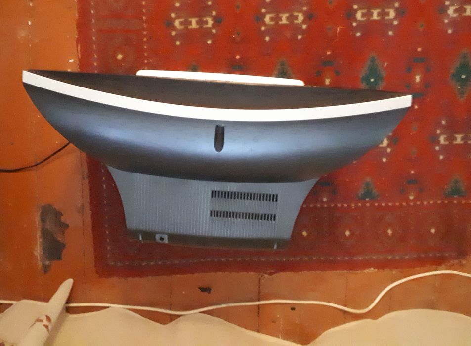 Продам телевизор Samsung Slim Fit 21"