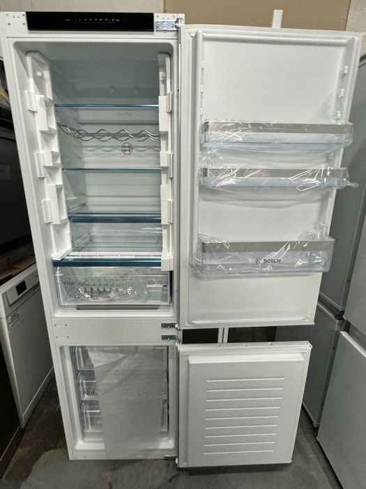 Combină frigorifică încorporabilă Bosch KIN86VSE0