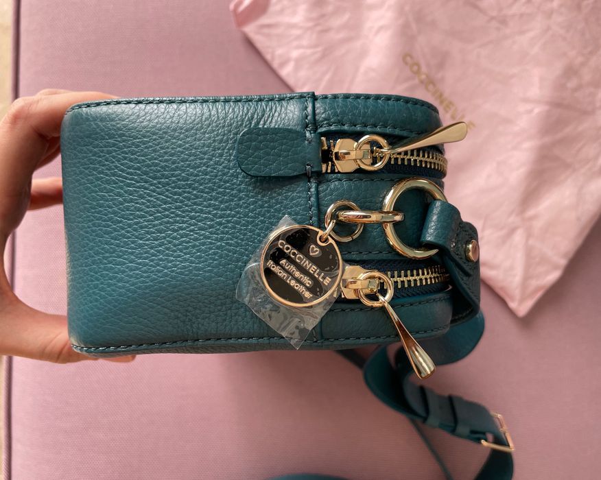 Geanta Coccinelle crossbody albastra turcoaz teal petrol