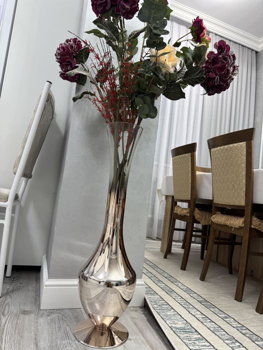 Продам вазу с цветами