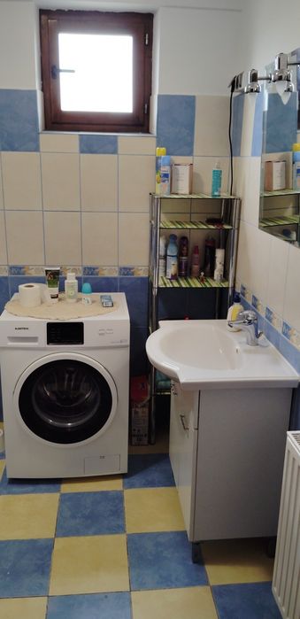 Închiriez apartament