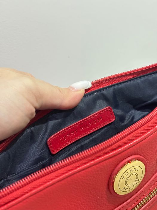 Оригинална дамска чанта Tommy Hilfiger – отлично състояние