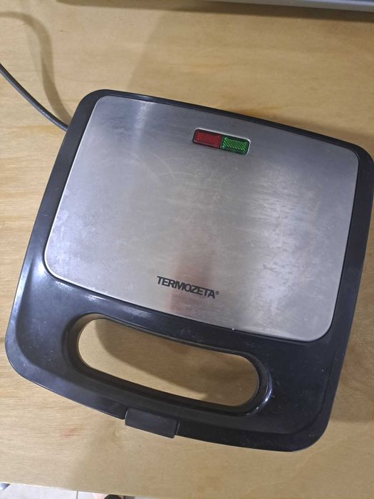 Бутербродница вафельница