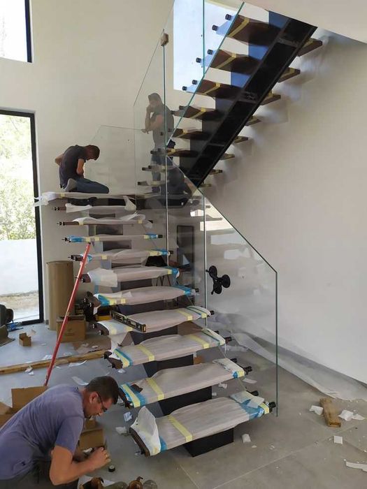 Balustrada de sticla cu conectori