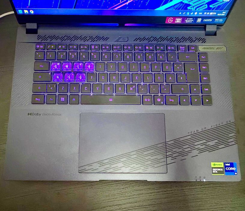 Laptop gaming GIGABYTE AORUS 16X ASG 2024, i9-14900HX, RTX 4070, DDR5 32GB