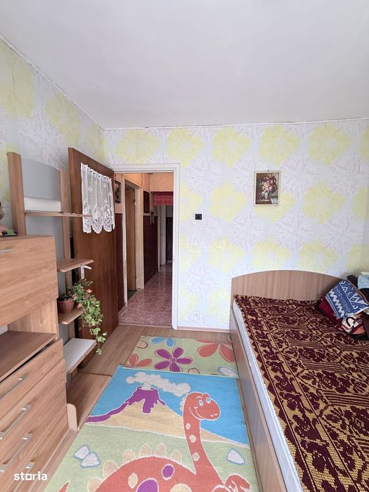Apartament 3 camere, decomandat, str Uioara