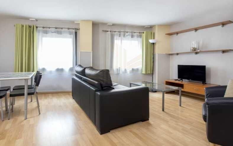 Дава се под наем Тристаен апартамент в Пловдив, Център - 74 кв.м за 204 € - Снимка #3