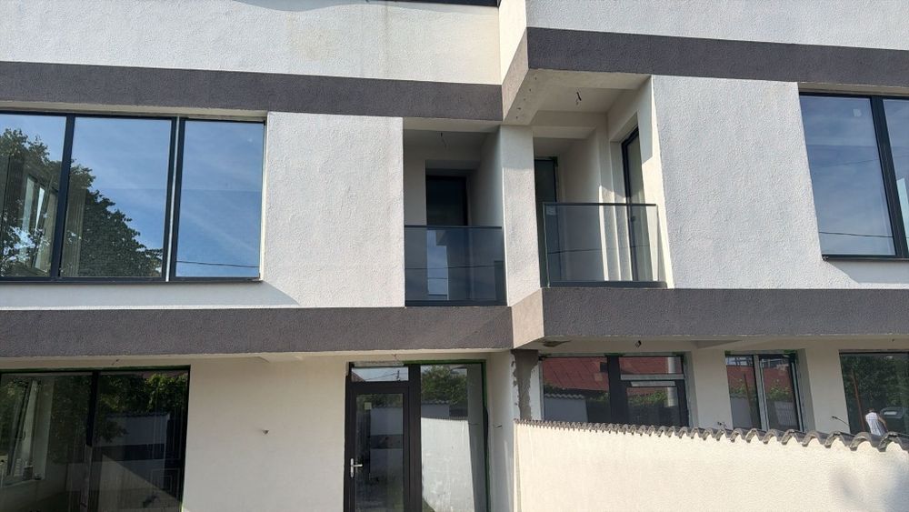 Proprietar- vand Duplex nou  modern- Bariera Valcii  !