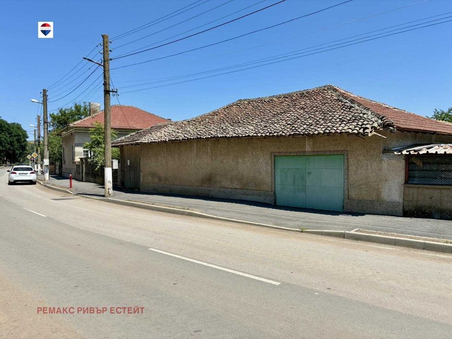 Къща с двор за продажба в с. Юделник