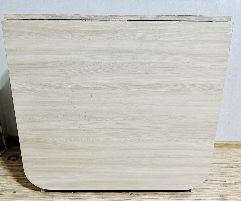 Продаются 2 стола-книжки