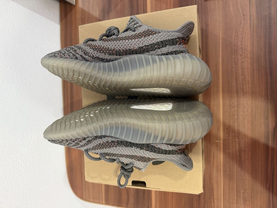Yeezy 350 V2 Beluga