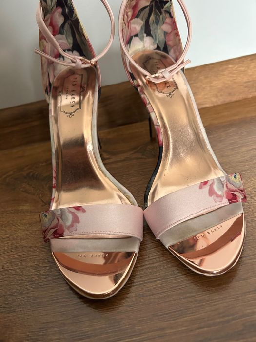 Ted Baker токчета