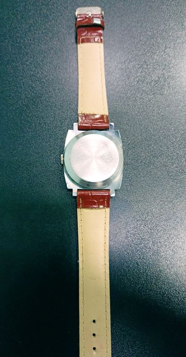 Винтажные наручные часы «Победа», произведённые в СССР.