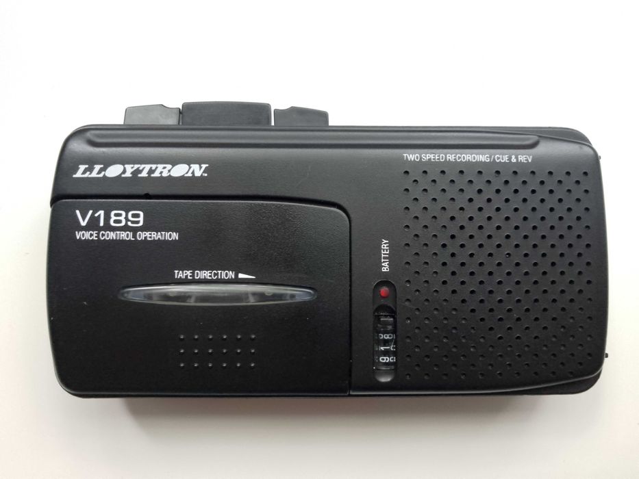 Компактен ретро диктофон LLOYTRON V189 Договаряне на цената!