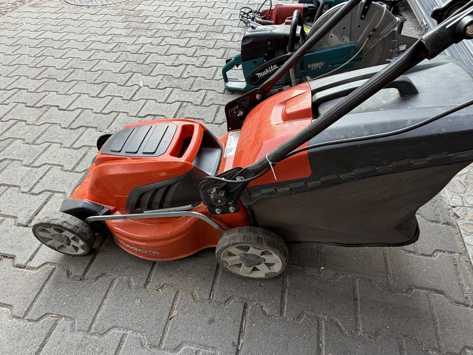 Електрическа косачка Husqvarna LC141C
