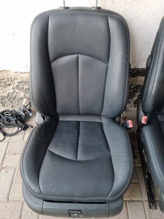 Пара передних сидение w211