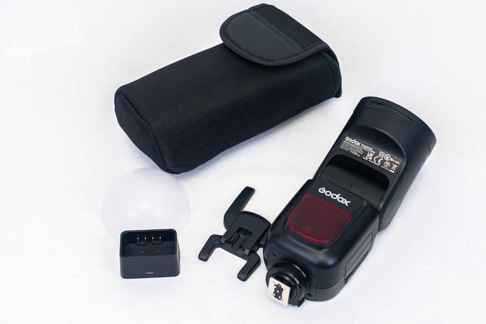 Blitz Godox V1 N - pentru Nikon