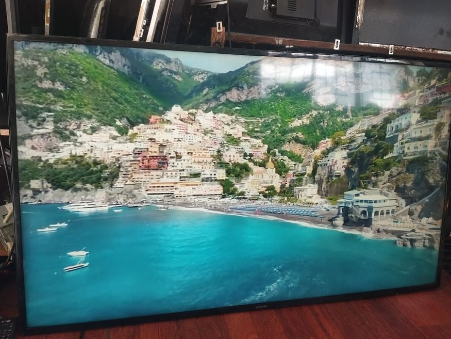 Samsung 50  инча смарт wi fi