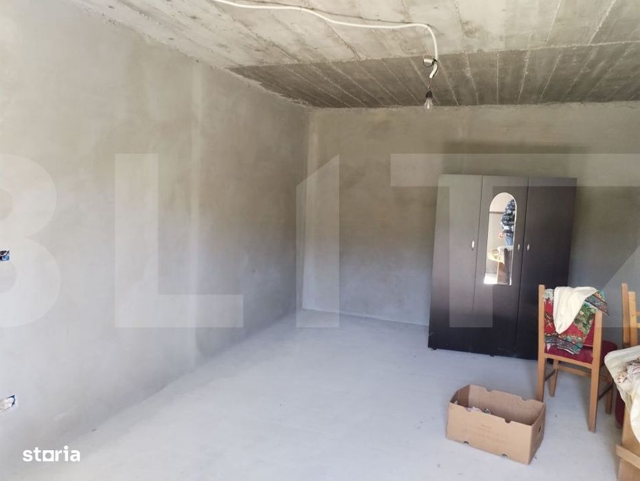 Casa individuala la gri, 160mp+garaj+magazie+ 3500mp teren intravilan,