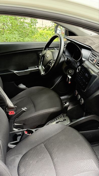 Kia Rio  2015 год  с пробегом