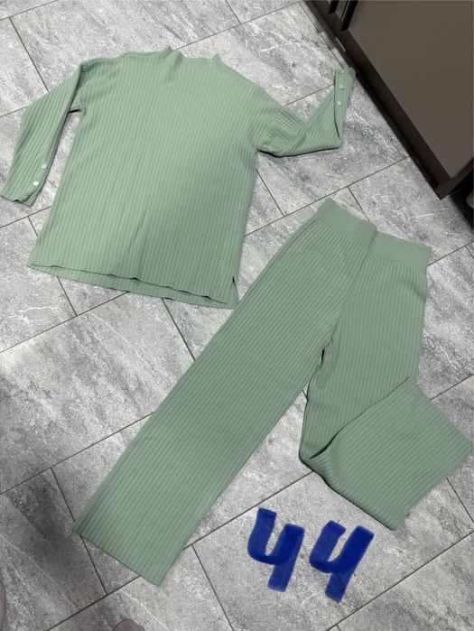 Продам женские комплекты