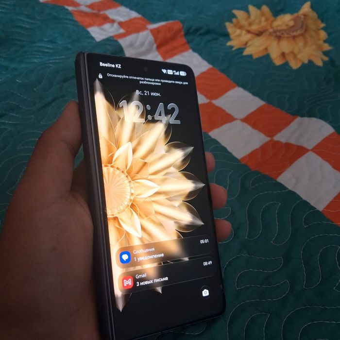 HONOR Magic v 2,