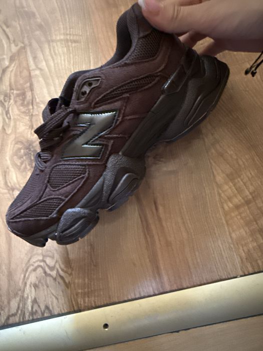 Продавам чисто нови New Balance 9060