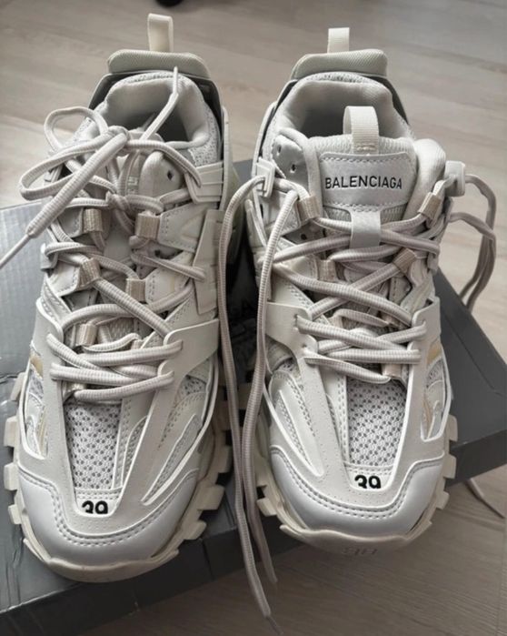 Balenciaga track