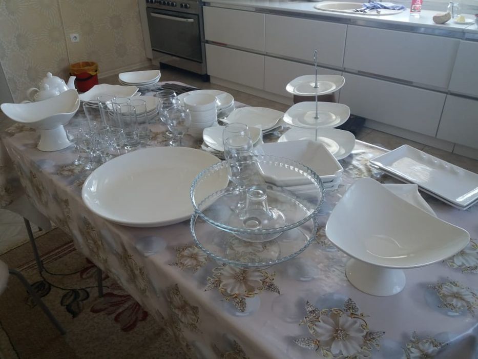 Сдам в аренду Посуды жер стол.