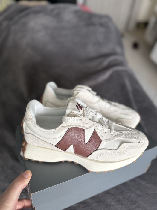 New Balance 327 alb cu visiniu marimea 39.5 noi originali