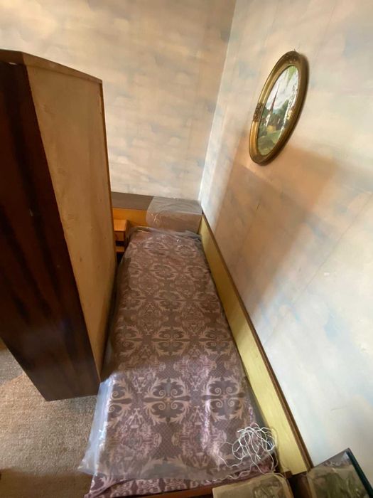 Продавам комплект спално обзавеждане с политура