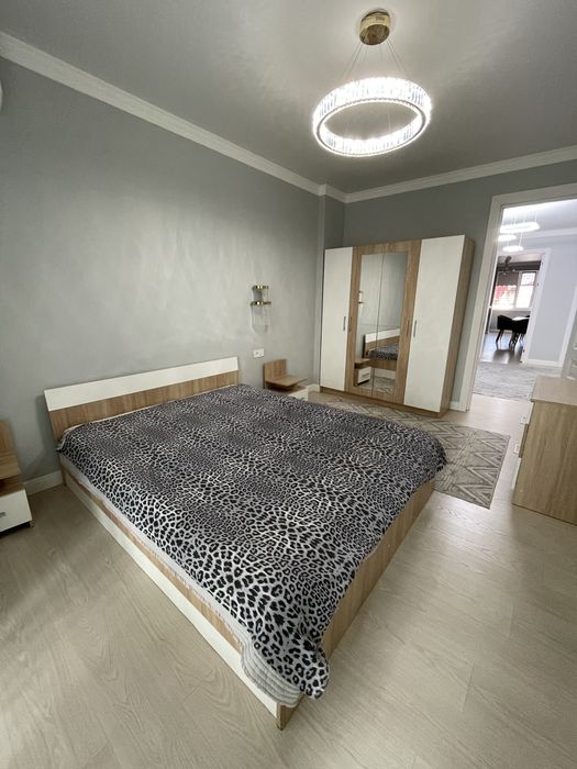 Продам спальный гарнитур