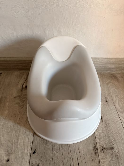 Продам горшки и писсуар