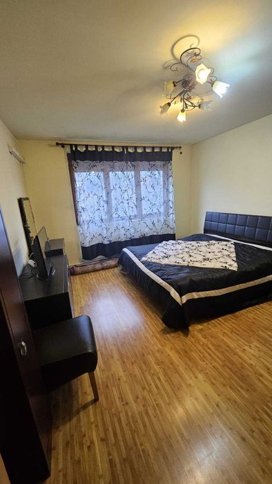 Apartament 3 camere complect renovat,  bloc caramida, Cetate