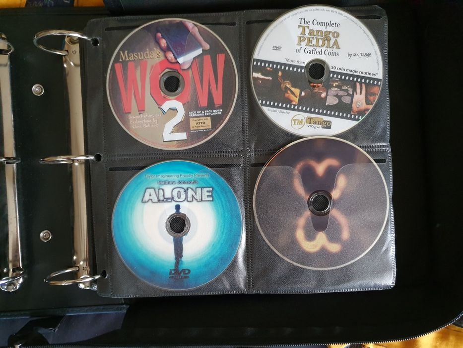 Vand colecție DVD cu trucuri, magicuri, pt copii și adulți