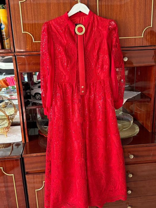 Платье нарядное 36 р