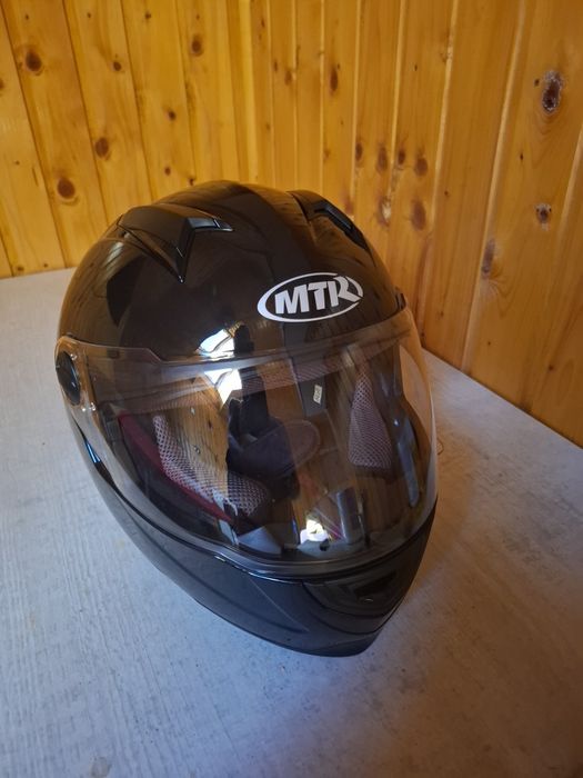 Vând cască moto MTR