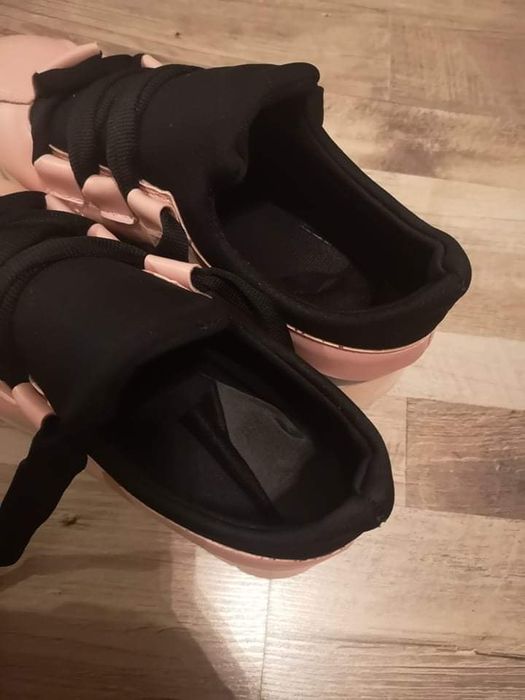 Розови маратонки 39 номер (нови)